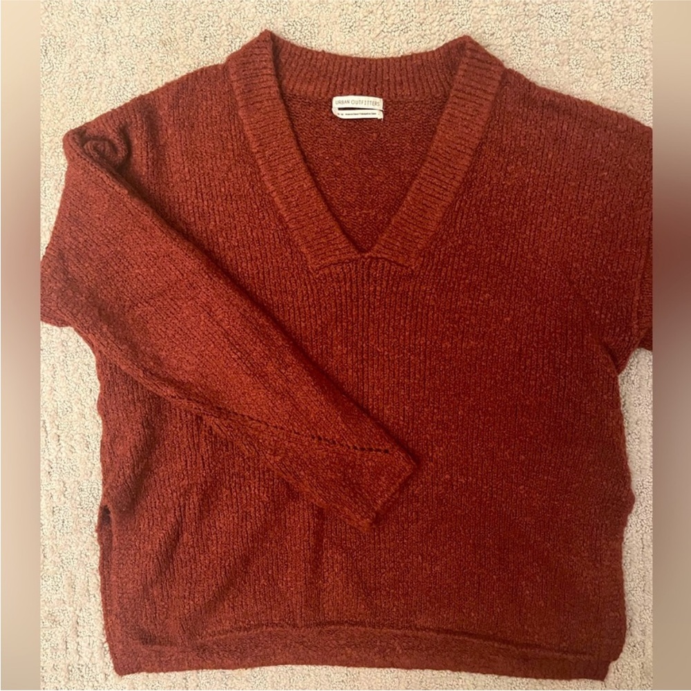 Women's V-Neck Sweater - Burgundy